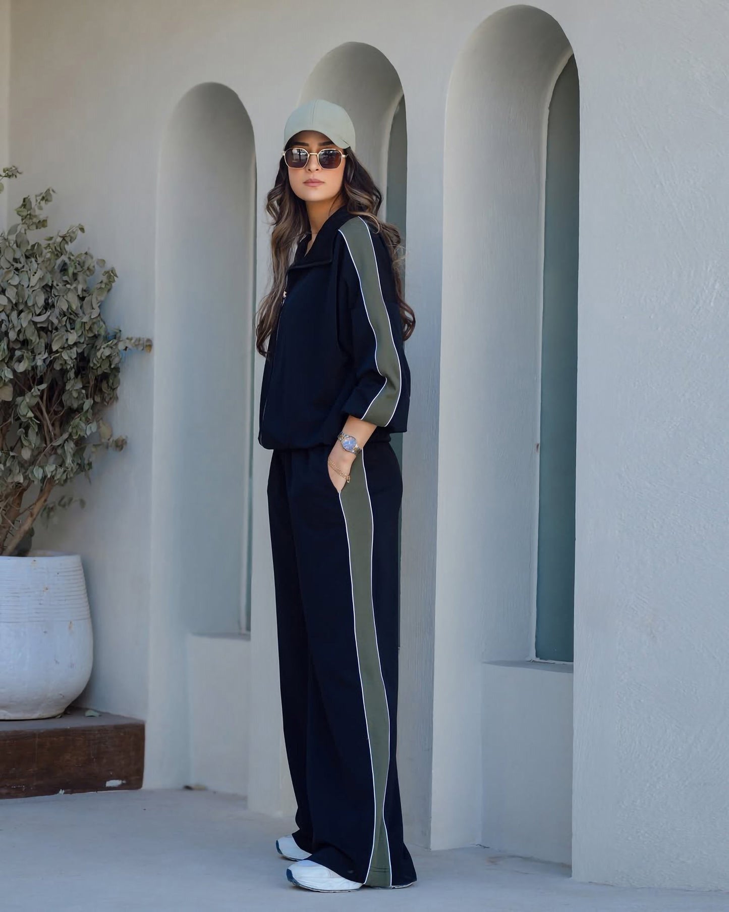 Sporty Chic Wide Leg Tracksuit | Black - Eva Fashion - Online Clothing Store for Women