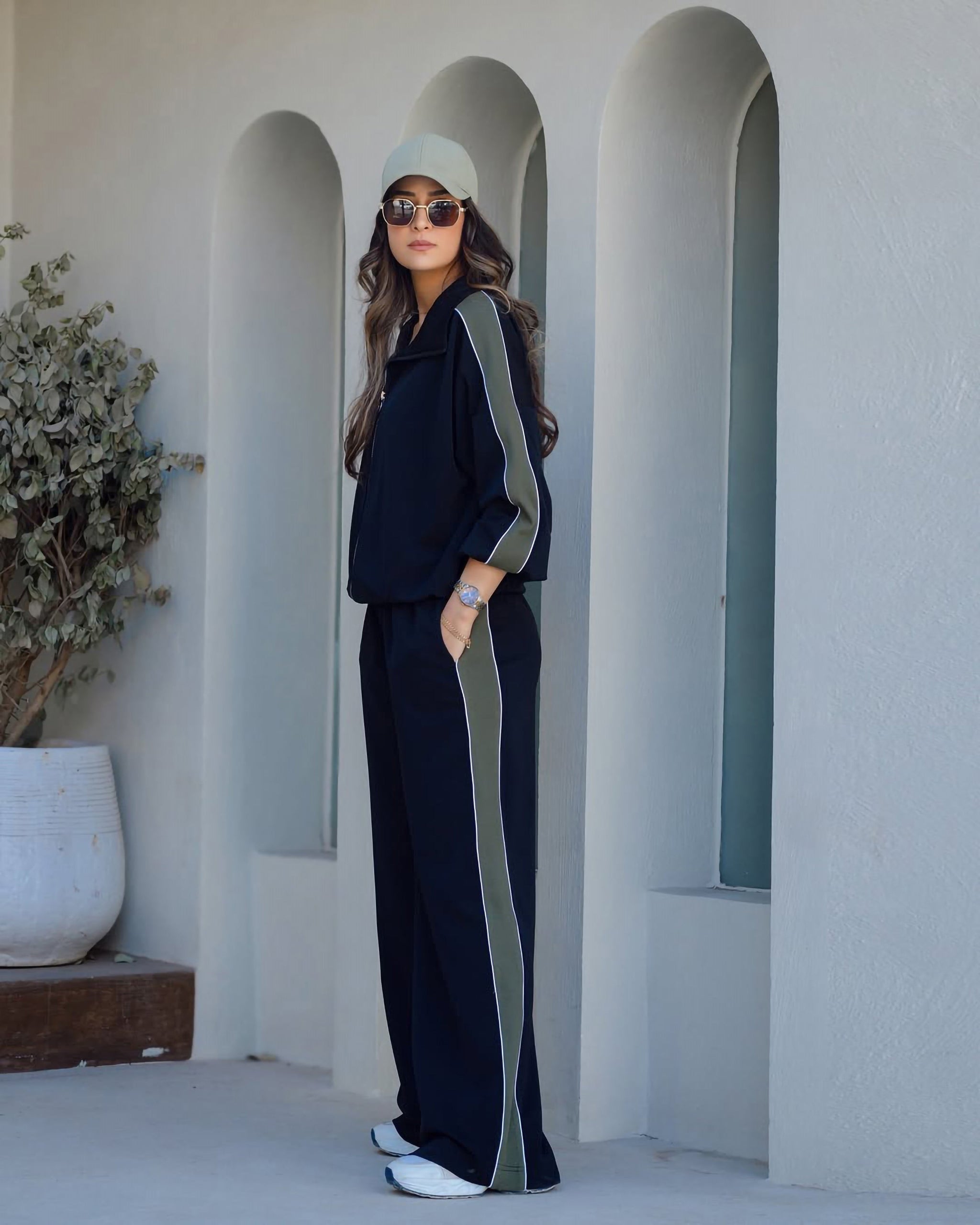 Sporty Chic Wide Leg Tracksuit | Black - Eva Fashion - Online Clothing Store for Women
