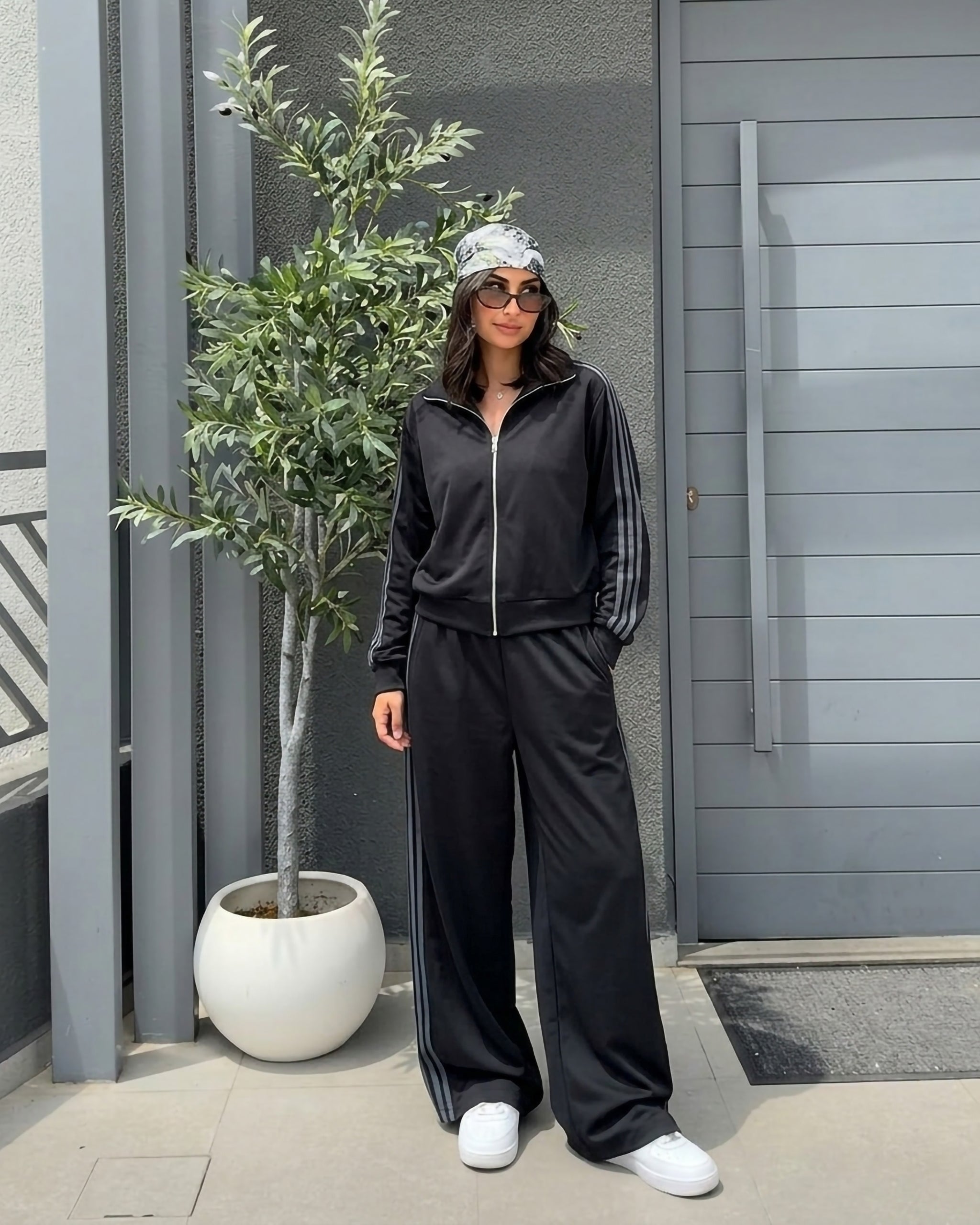 Sporty Chic Zip Tracksuit | Black - Eva Fashion - Online Clothing Store for Women