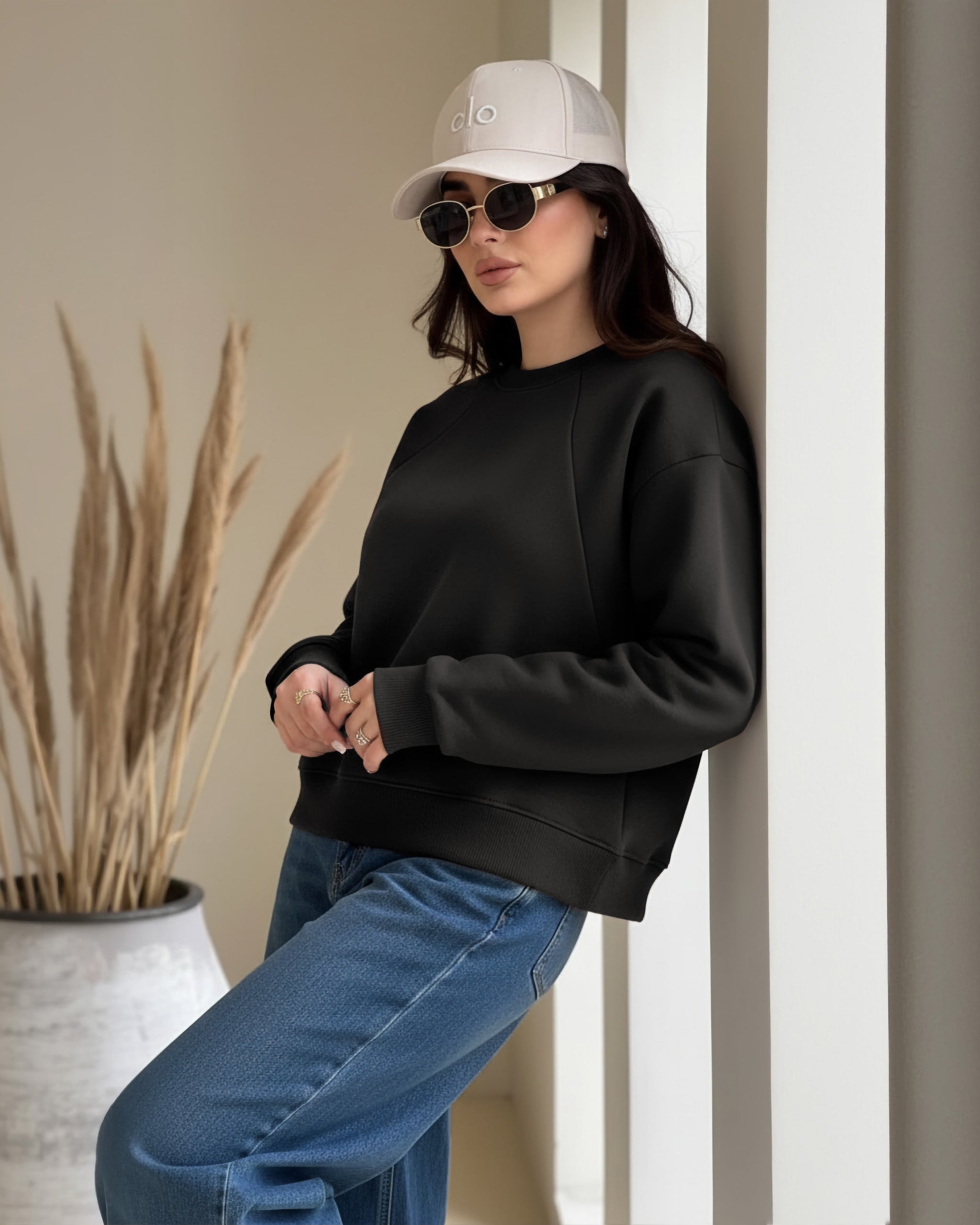 Minimal Cotton Crewneck Sweatshirt | Black - Eva Fashion - Online Clothing Store for Women